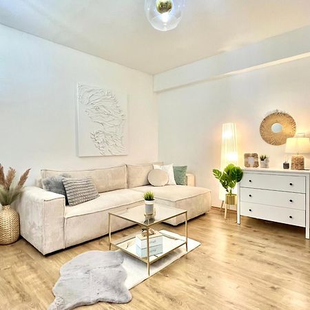 Urban Jungle Apartment Old Town Air Conditioned Bratislava Buitenkant foto