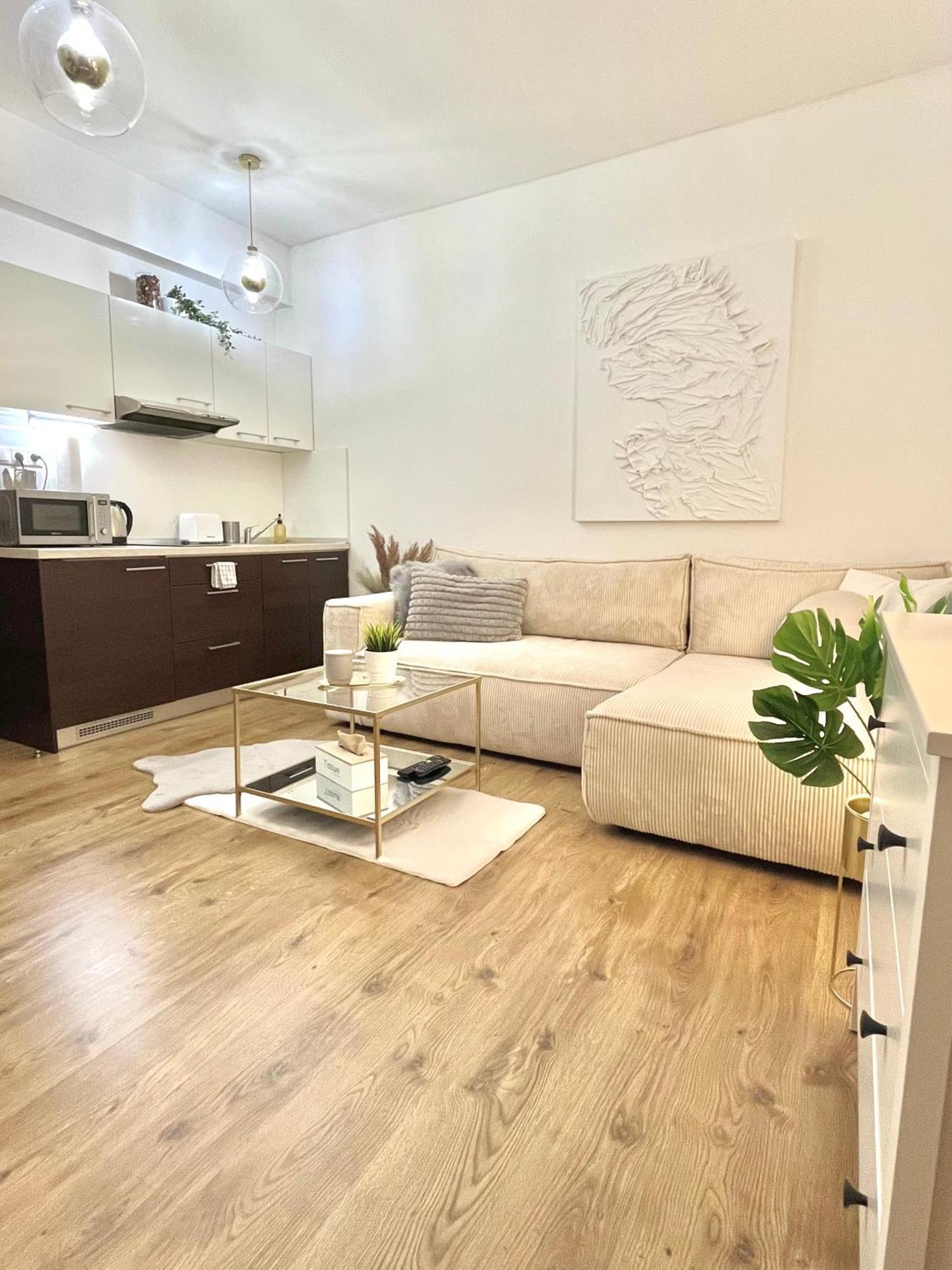 Urban Jungle Apartment Old Town Air Conditioned Bratislava Buitenkant foto